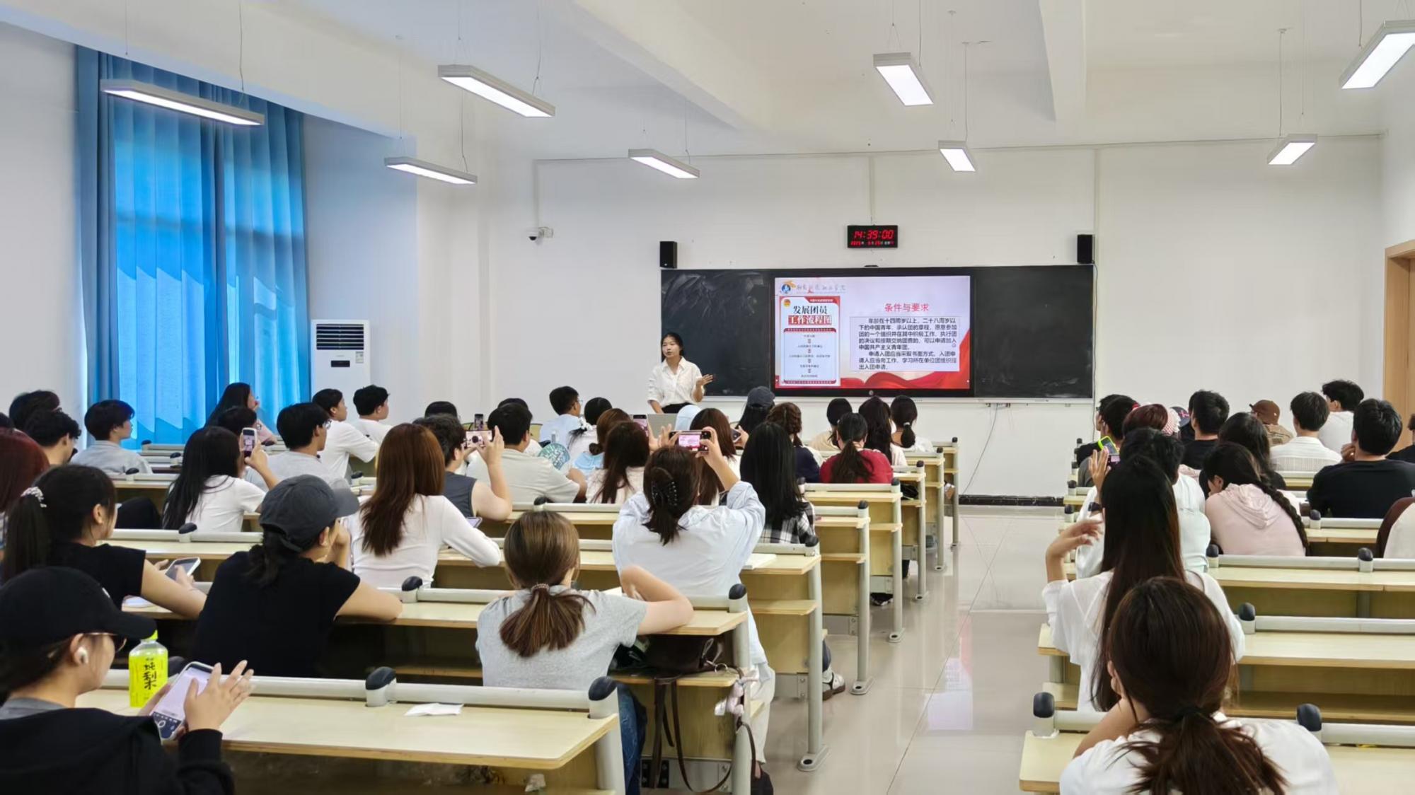 69033001b4e1e.jpg 3f068ac18bd01ceebd6e3036e423bb01.jpg