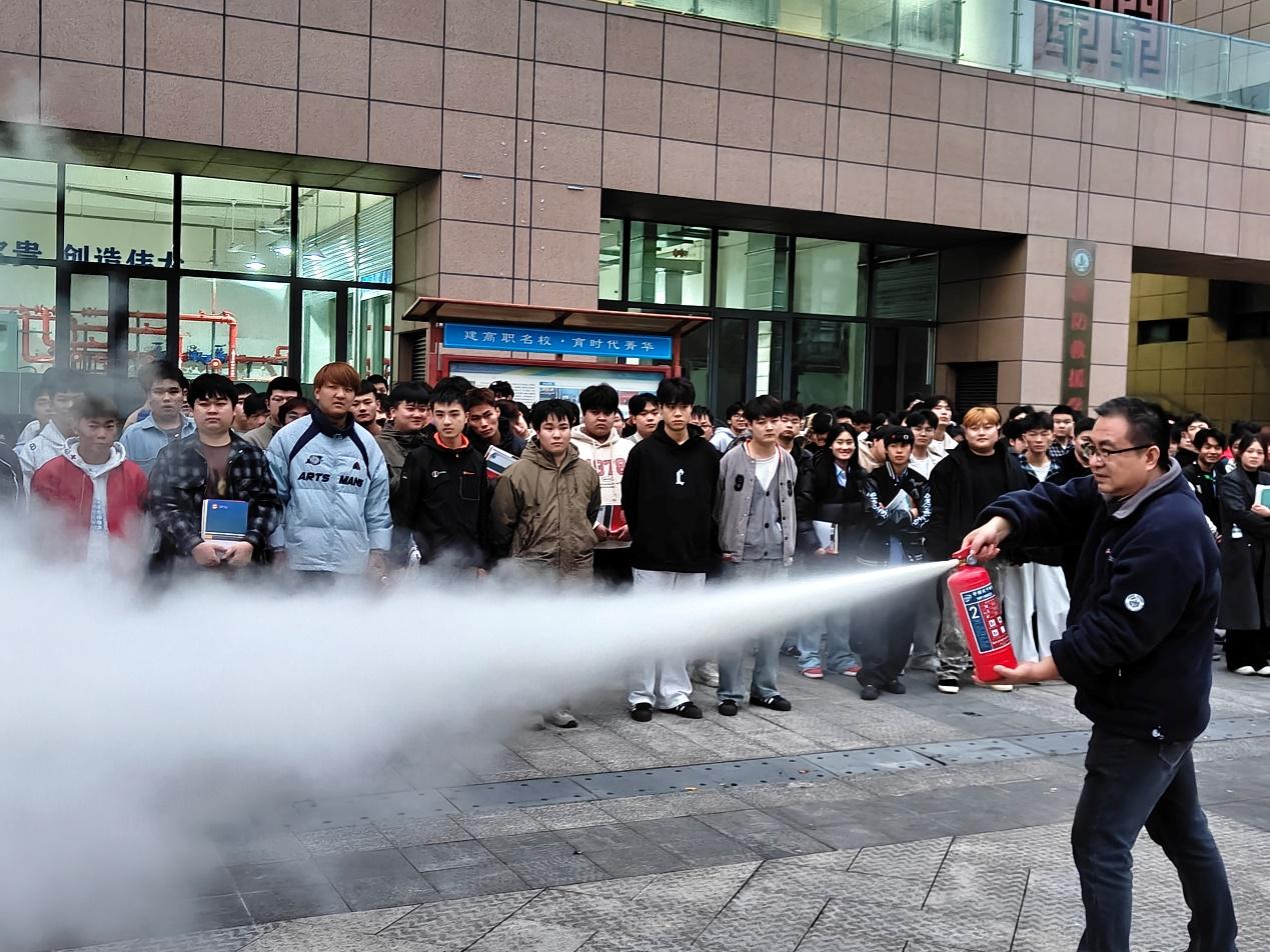 690c75eaedbc1.jpg 03c53f7911ed9d6602a31e92c45ef82d.jpg