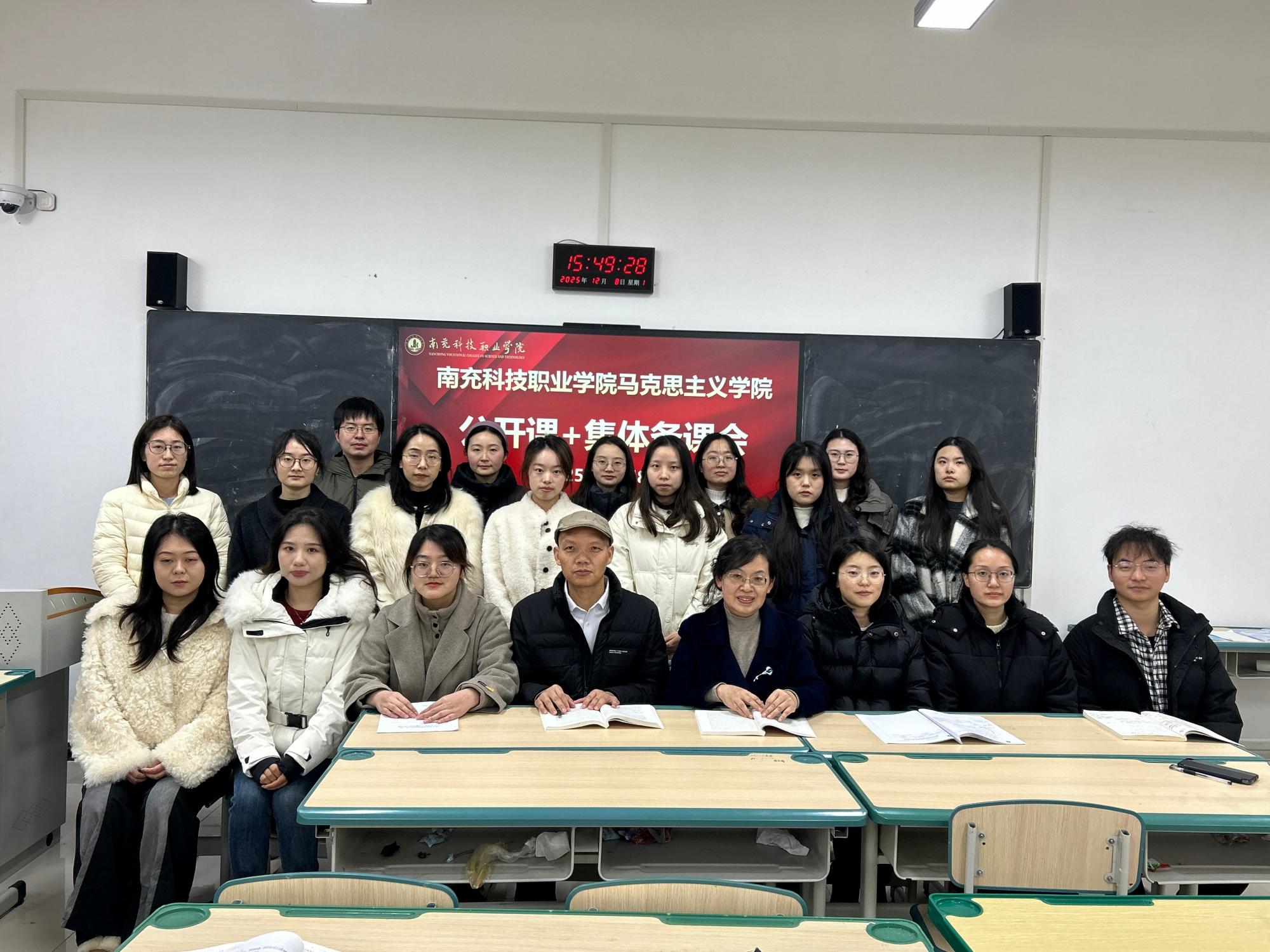 693b93d775c8b.jpg 693b93d775c8b.jpg