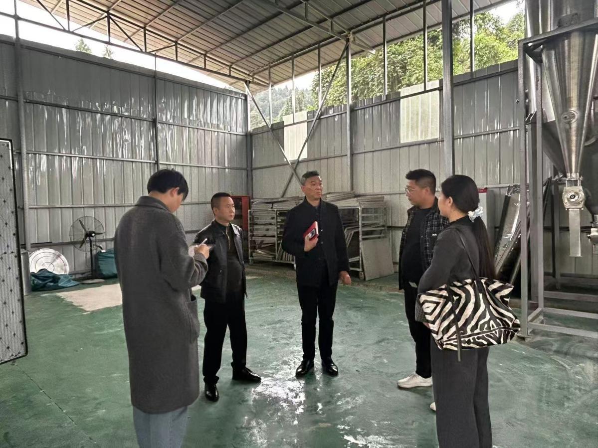 693fcad5a926e.jpg f24df1440ae514073d44bf645e6e144d.jpg