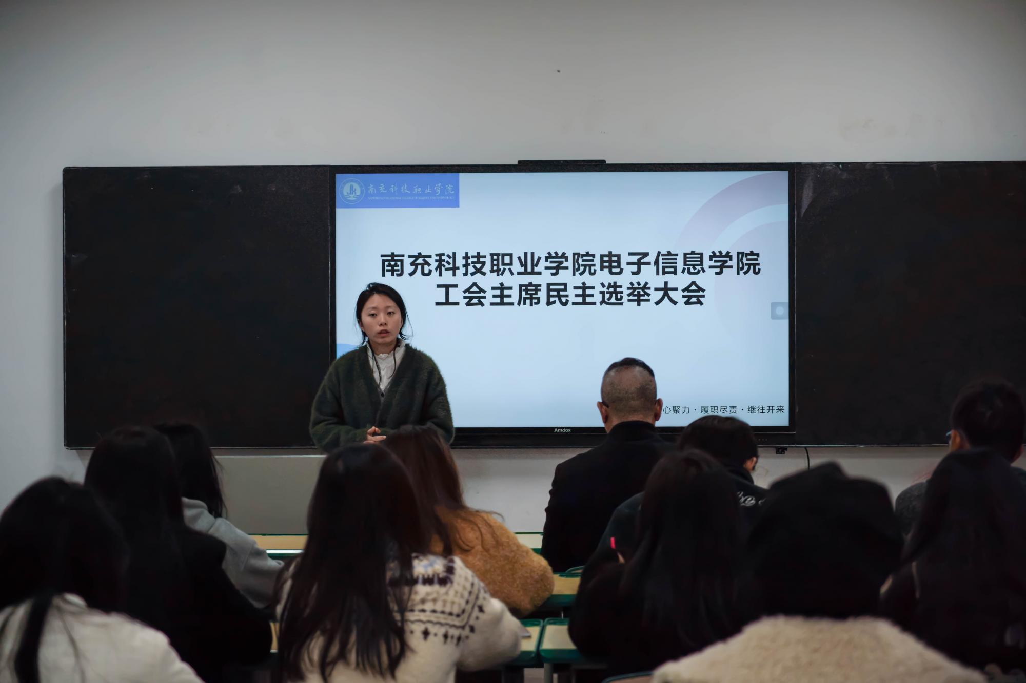 69ce381a91ff1.jpg 71885e7c72f149ad8385e8e014cefb0a.jpg