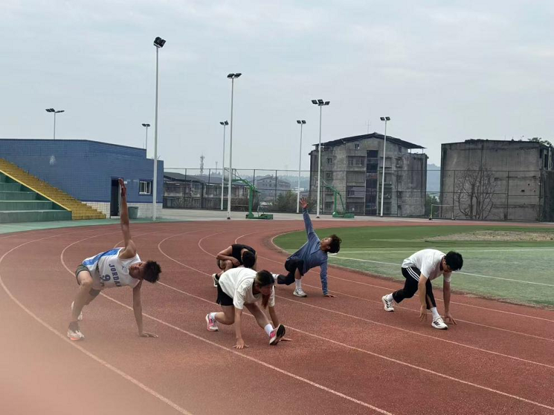 6a10028b21e36.png 图片26.png